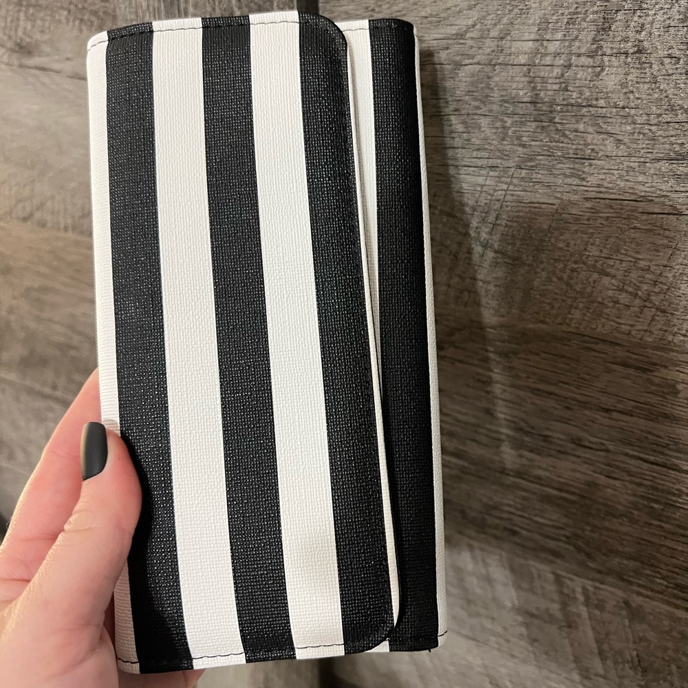 New Kut From The Kloth Wallet - image 1